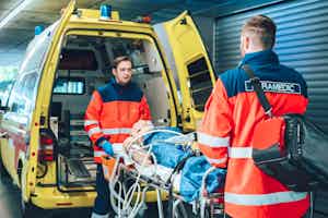 Simulation einer Notaufnahme im Simulationszentrum der Masaryk Universität Brünn